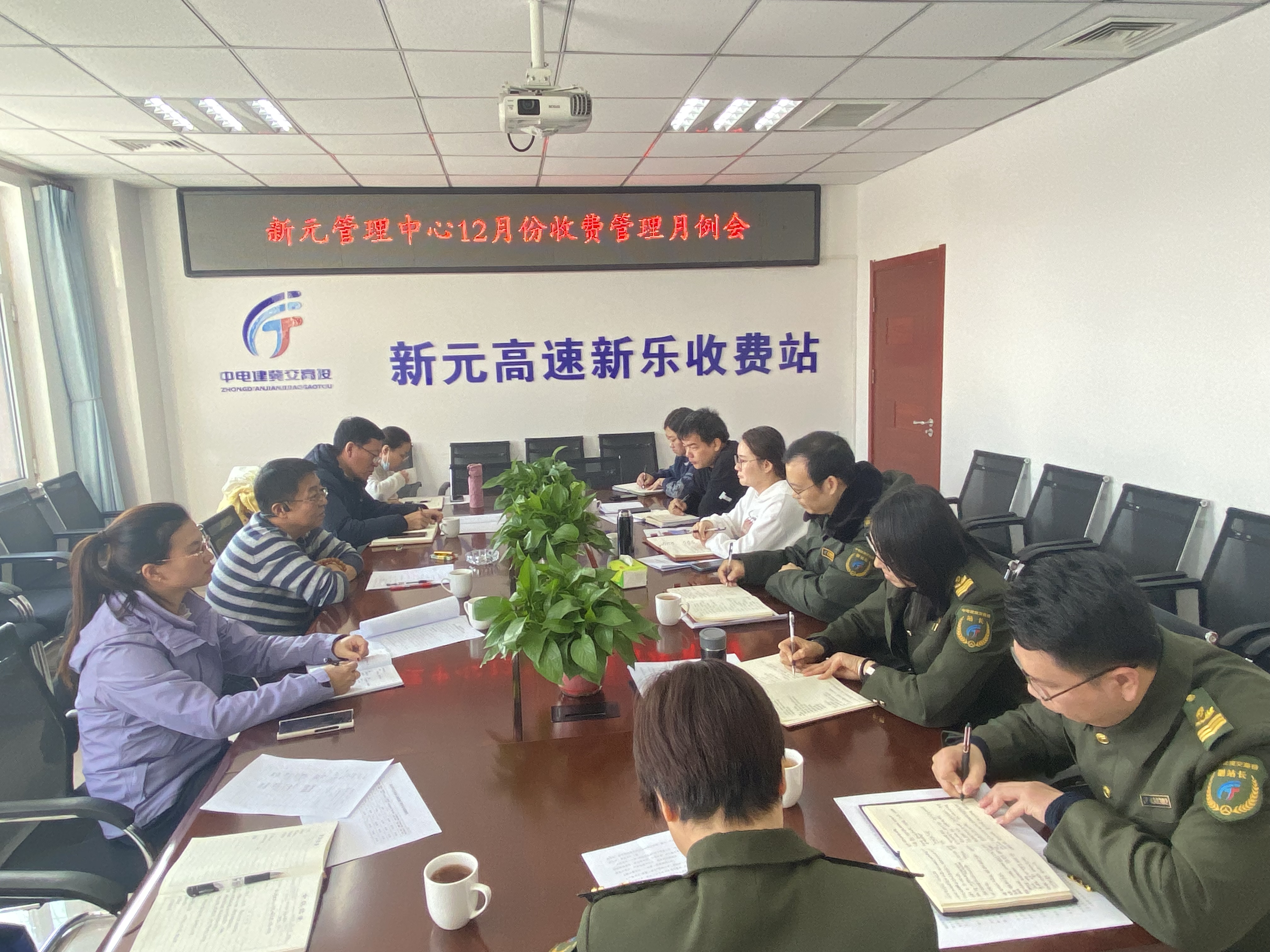 d2ea5eac013157c33d69b01d2dc4fcd.jpg