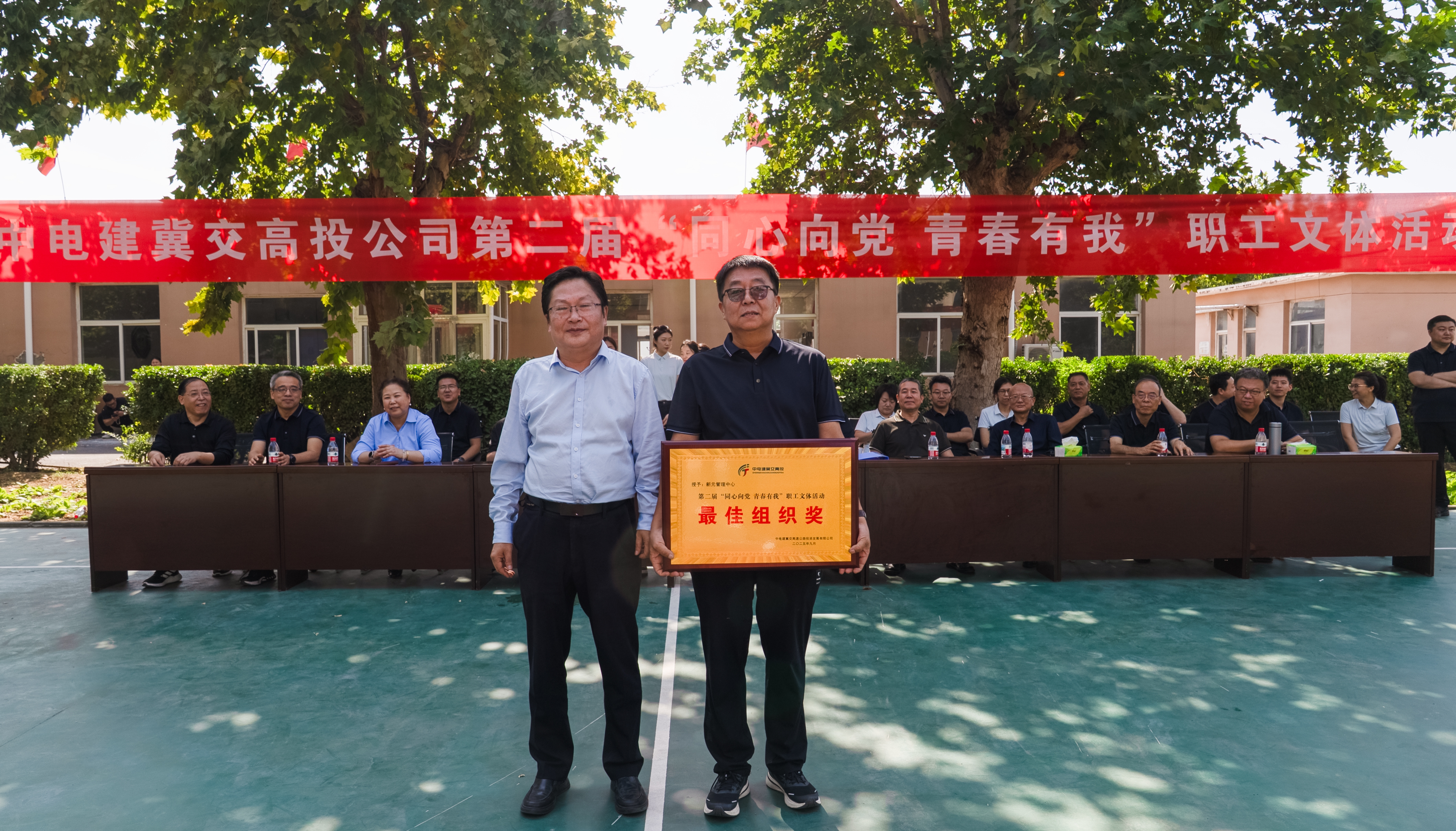 C:\Users\Administrator\Desktop\2.jpg C:\Users\Administrator\Desktop\2.jpg