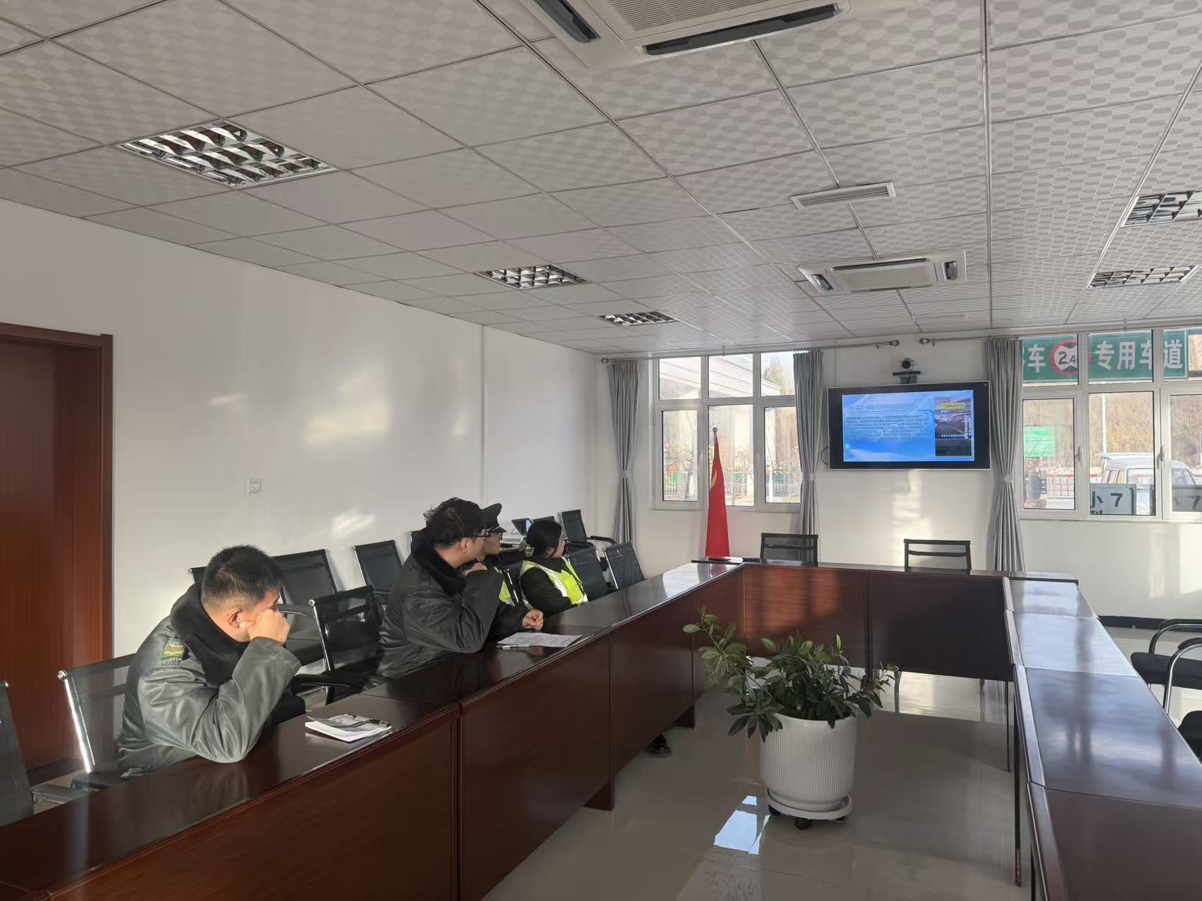 f0b81f89239217217f6ac4268a4c589f.jpg f0b81f89239217217f6ac4268a4c589f.jpg