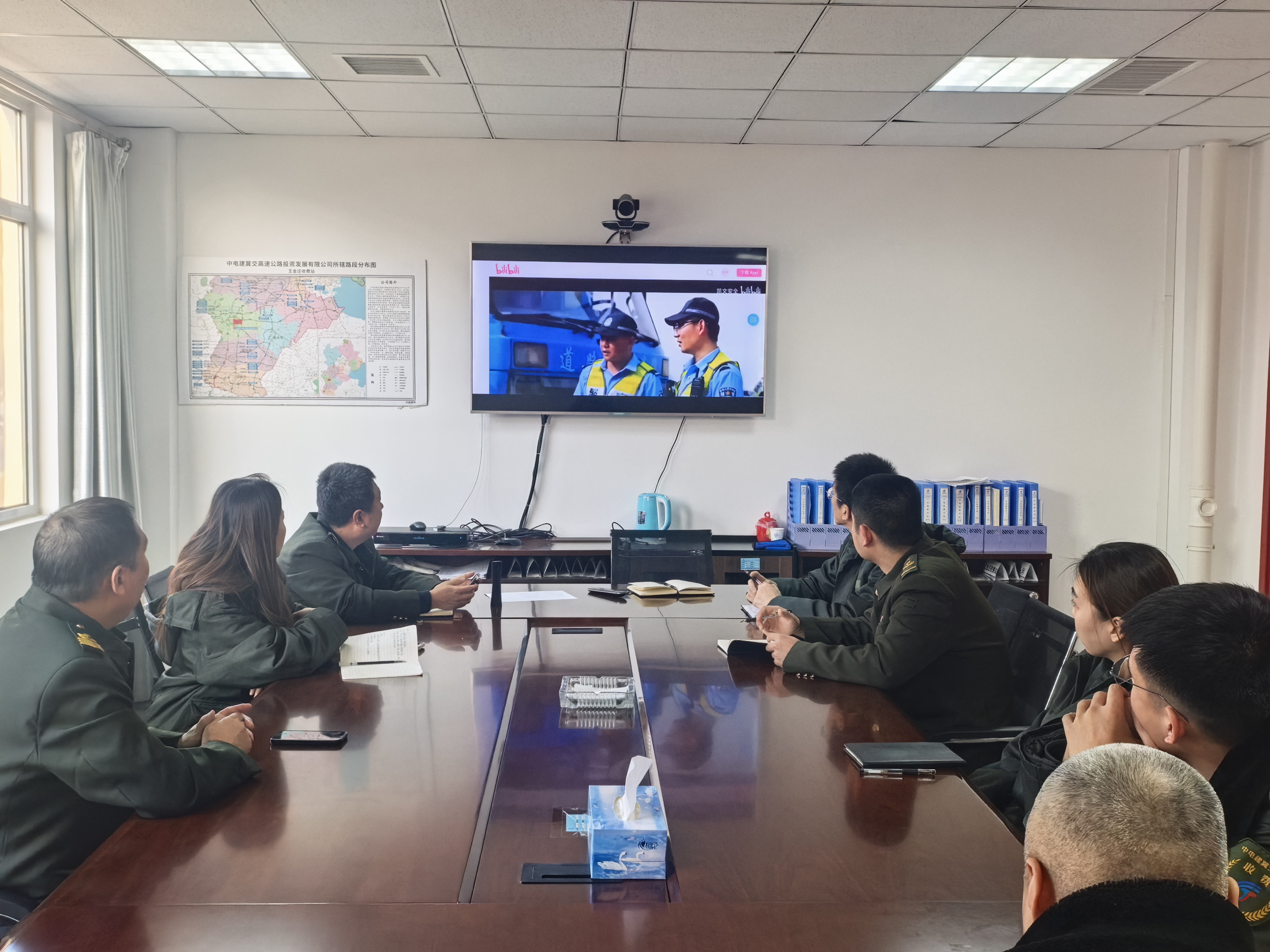 8188fc4d4346187349f67c23eb080533.jpg 8188fc4d4346187349f67c23eb080533.jpg