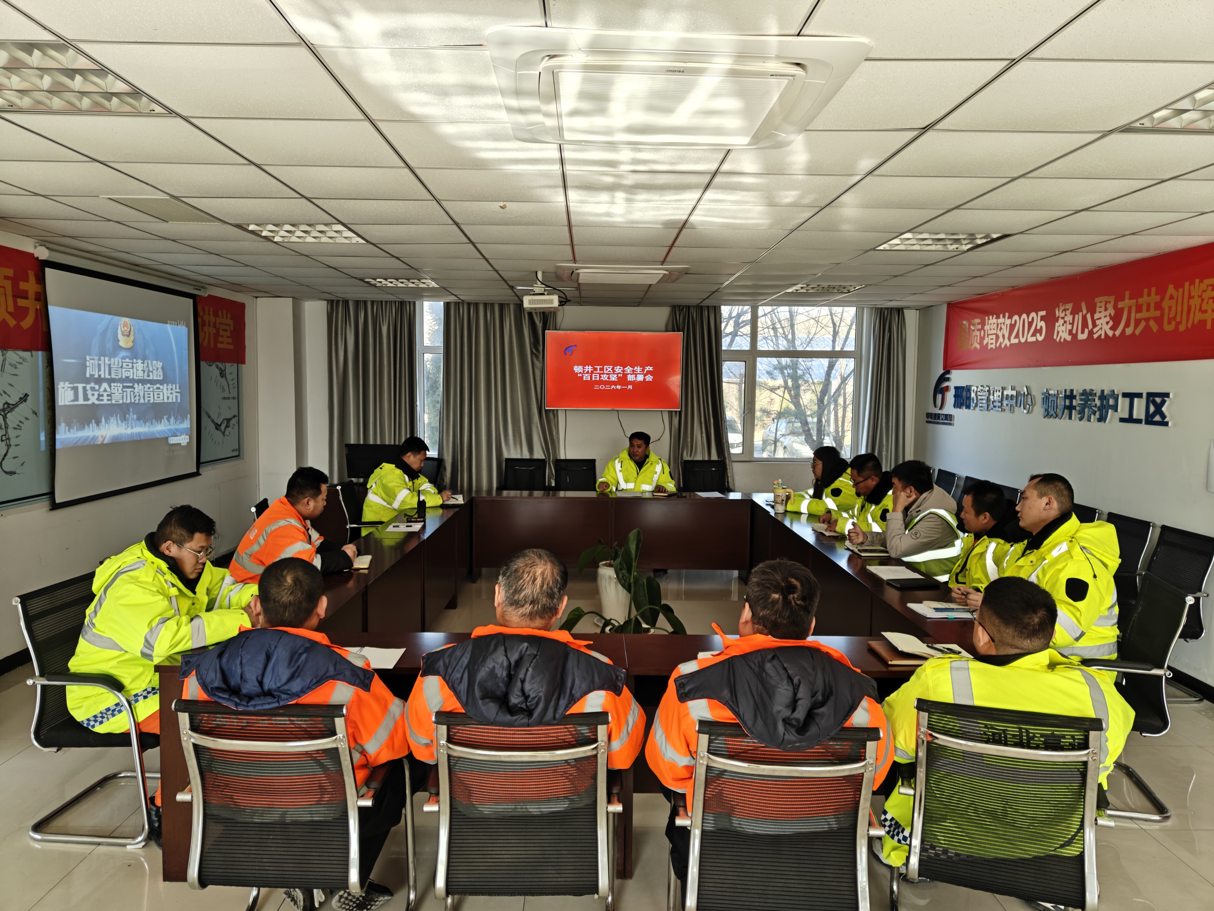 c4ef582aae34fa3b37d1a559ed4c81e2.jpg c4ef582aae34fa3b37d1a559ed4c81e2.jpg