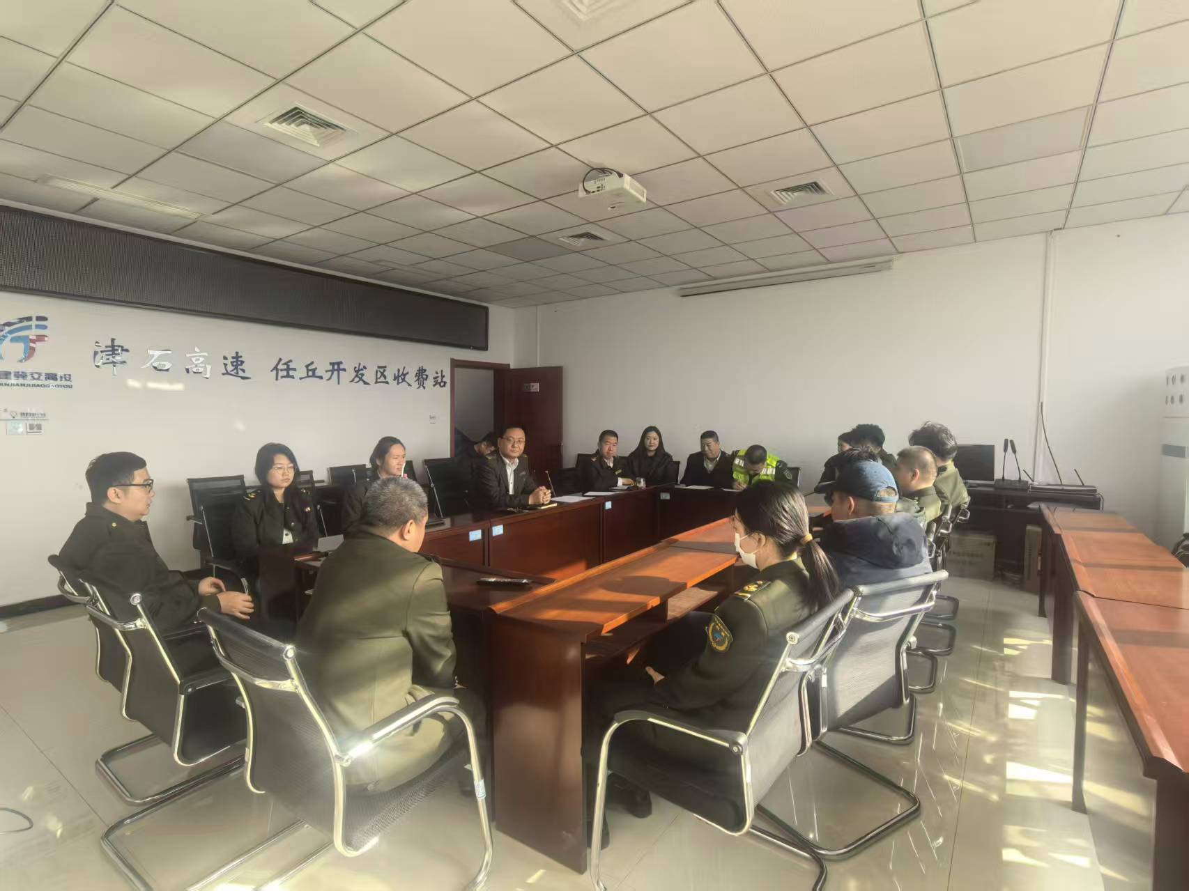 default.jpg default.jpg