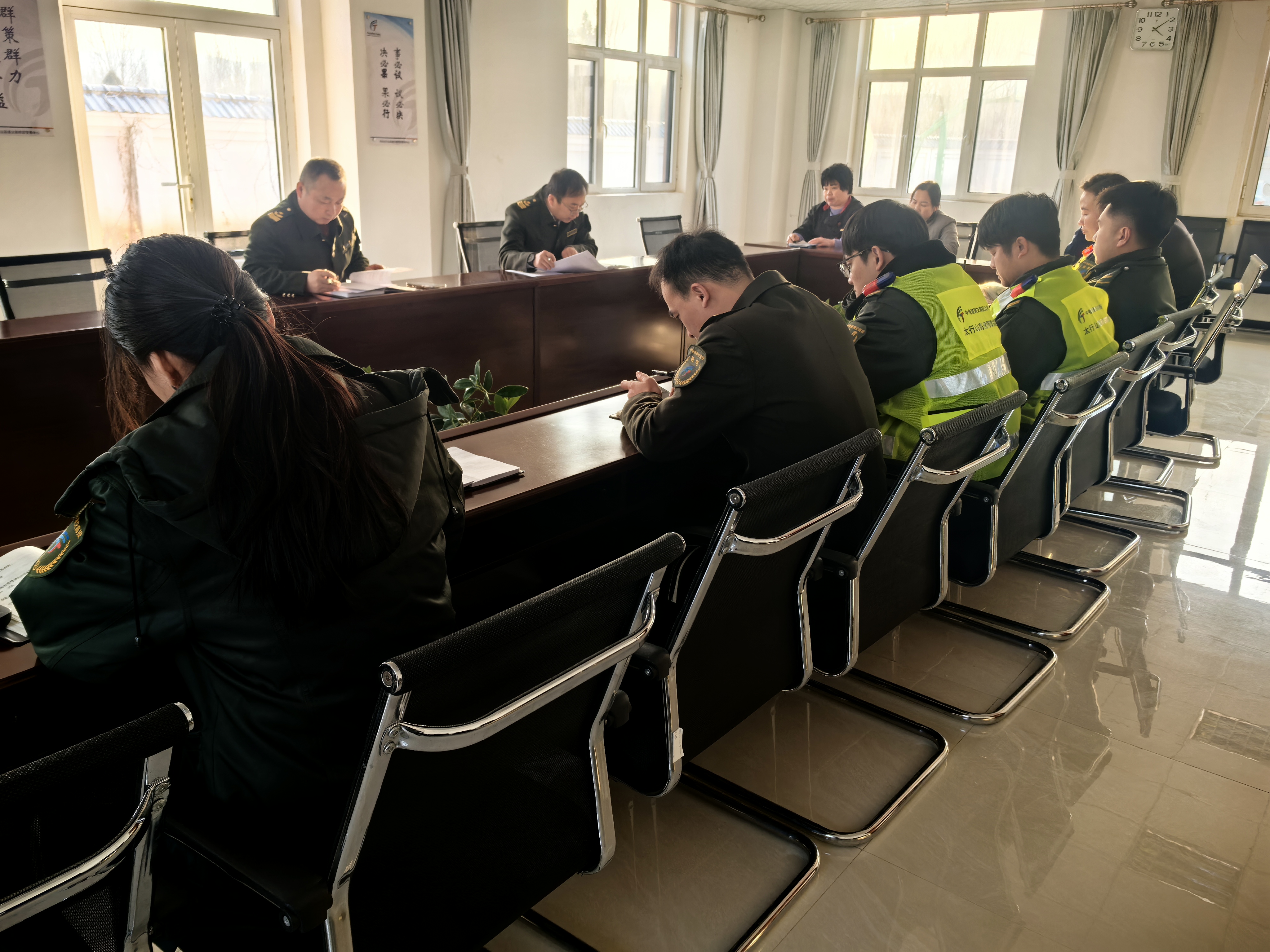 内丘北收费站召开安全工作会议：总结经验 明确责任 筑牢2026安全基石.jpg